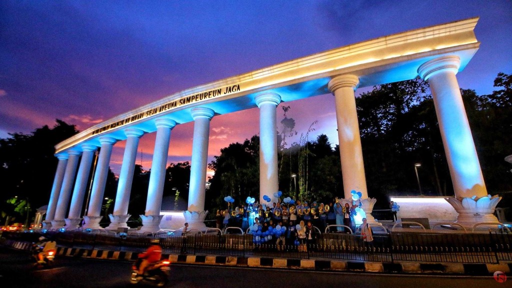 Hutan hijau rindang Kebun Raya Bogor, Jawa Barat