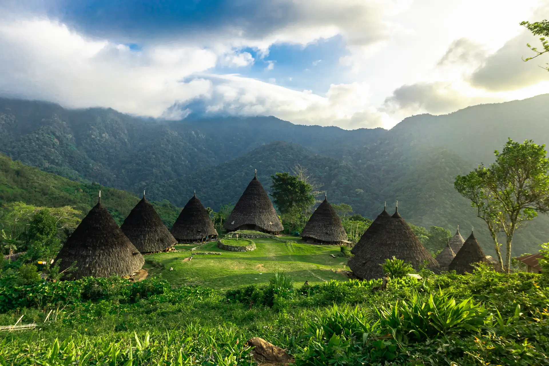 Jalur pendakian gunung yang menakjubkan